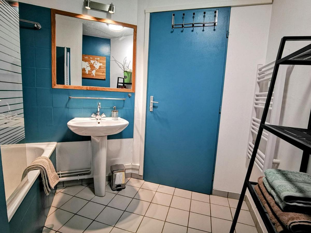 La Bulle Bleue - Parking-terrasse-aeoport-meet