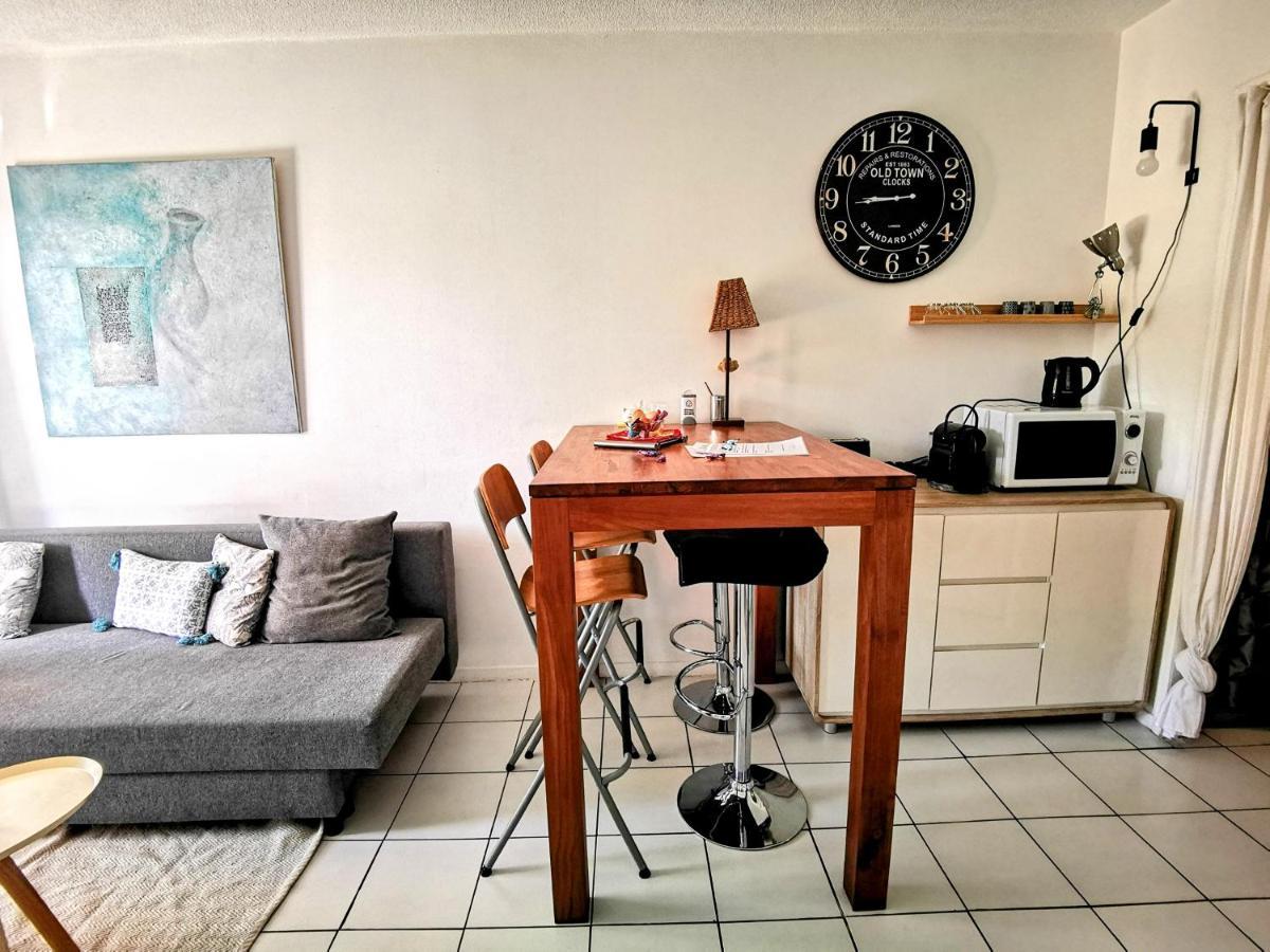 La Bulle Bleue - Parking-terrasse-aeoport-meet